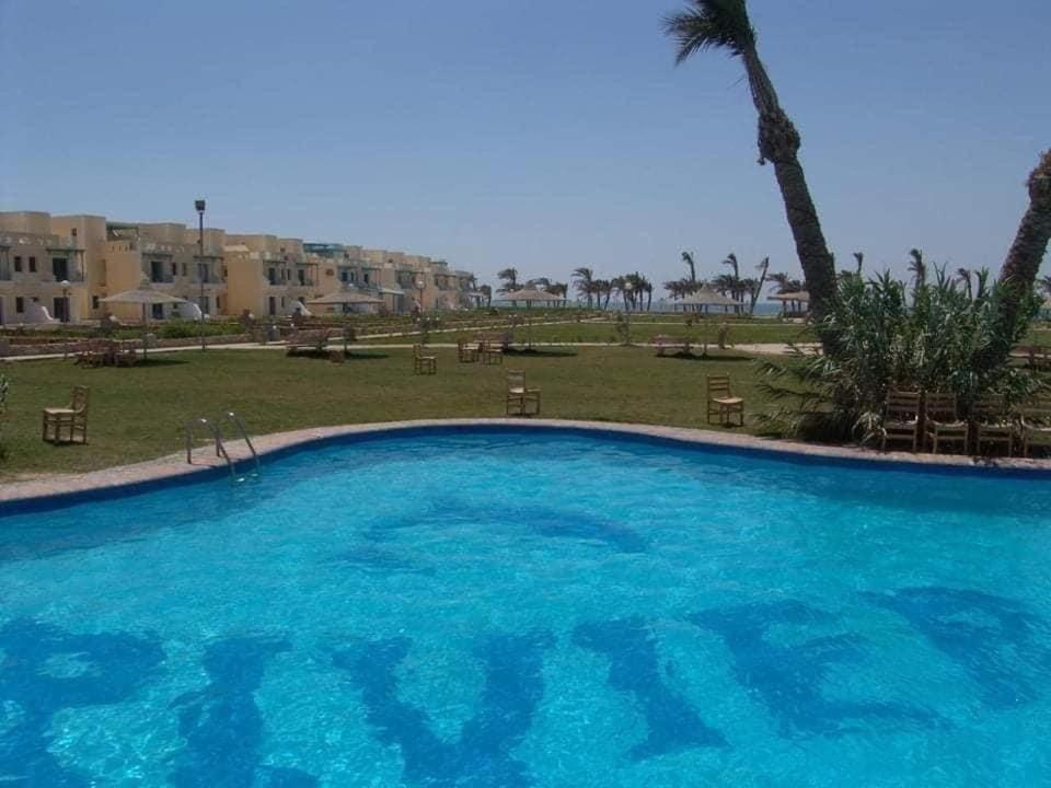 شاليه قرية ريفيرا 1 Rasz Szedr Kültér fotó